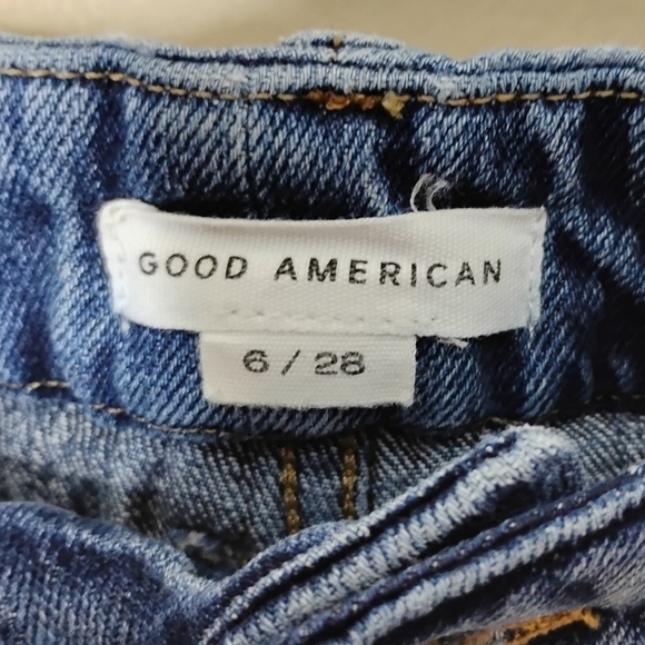 Good American Good Boy Slit Hem Jeans Size 6/28 High Rise Button Fly - Picture 8 of 10